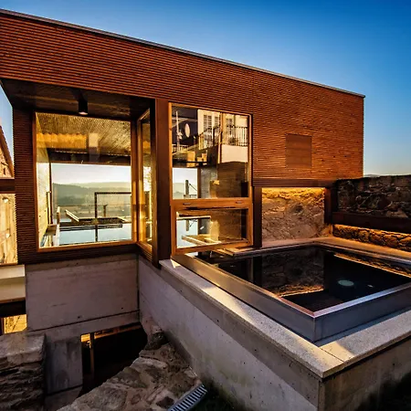 A De Carmen Cabana Moura