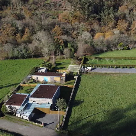 A De Carmen Cabana Moura