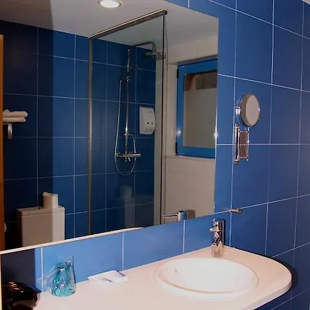 A De Carmen Cabana Moura