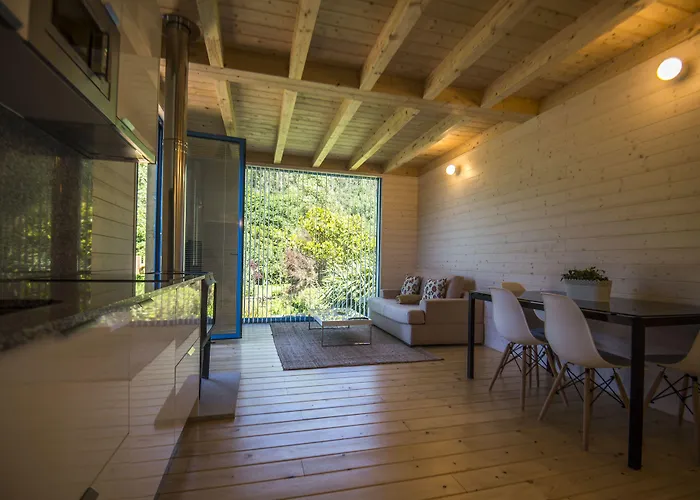 A De Carmen Cabana Moura