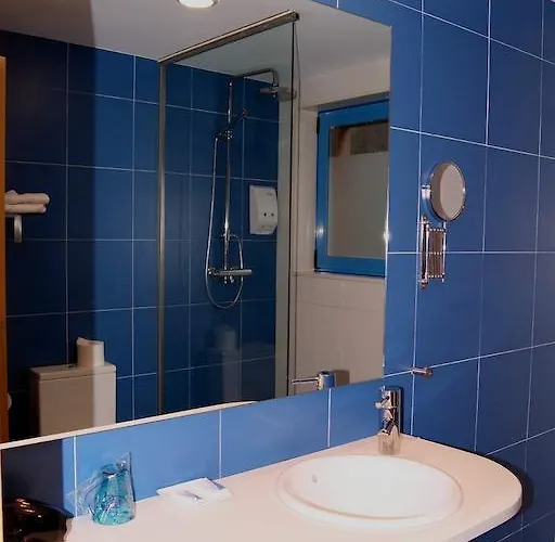 A De Carmen Cabana Moura