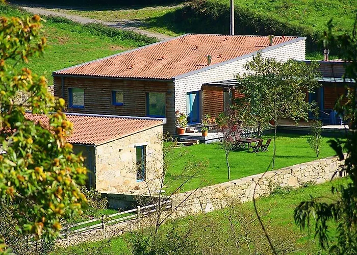 A De Carmen Cabana Moura