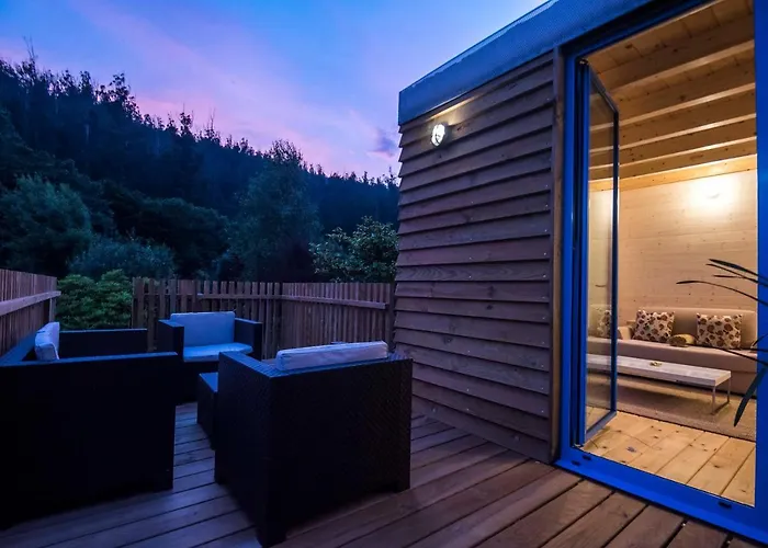 A De Carmen Cabana Moura